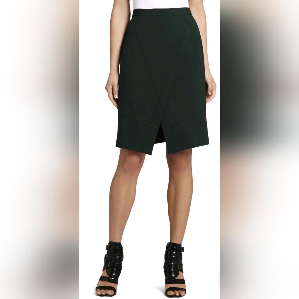 BCBG MAXAZRIA Taylon Skirt. Size 4